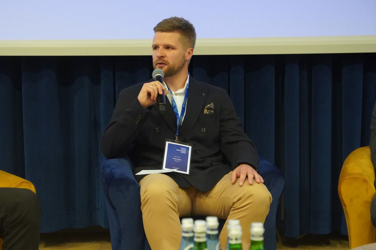 Łukasz Macheta podczas V Forum Nauka–Gospodarka–Biznes